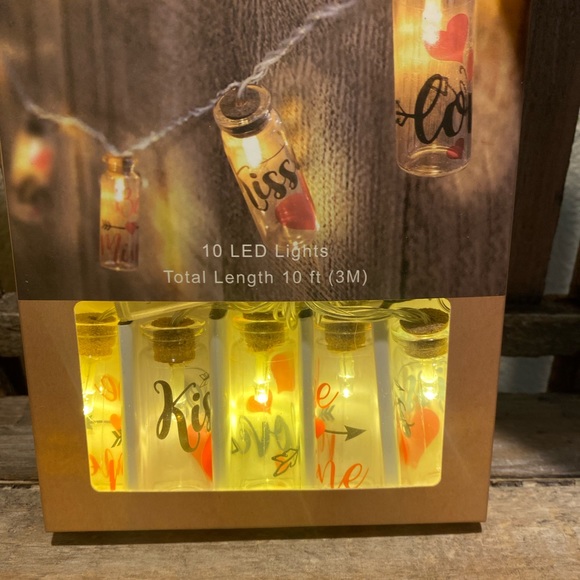 Valentine’s Day LED Love Notes String Lights, Kiss Me Love Me Lights, 10 Feet - Picture 1 of 9